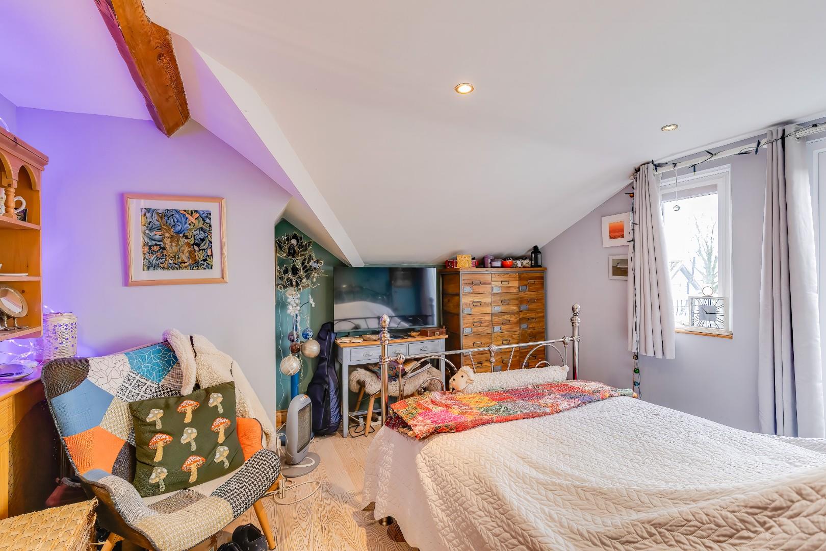 76 South Road, Sully, CF64 5SL